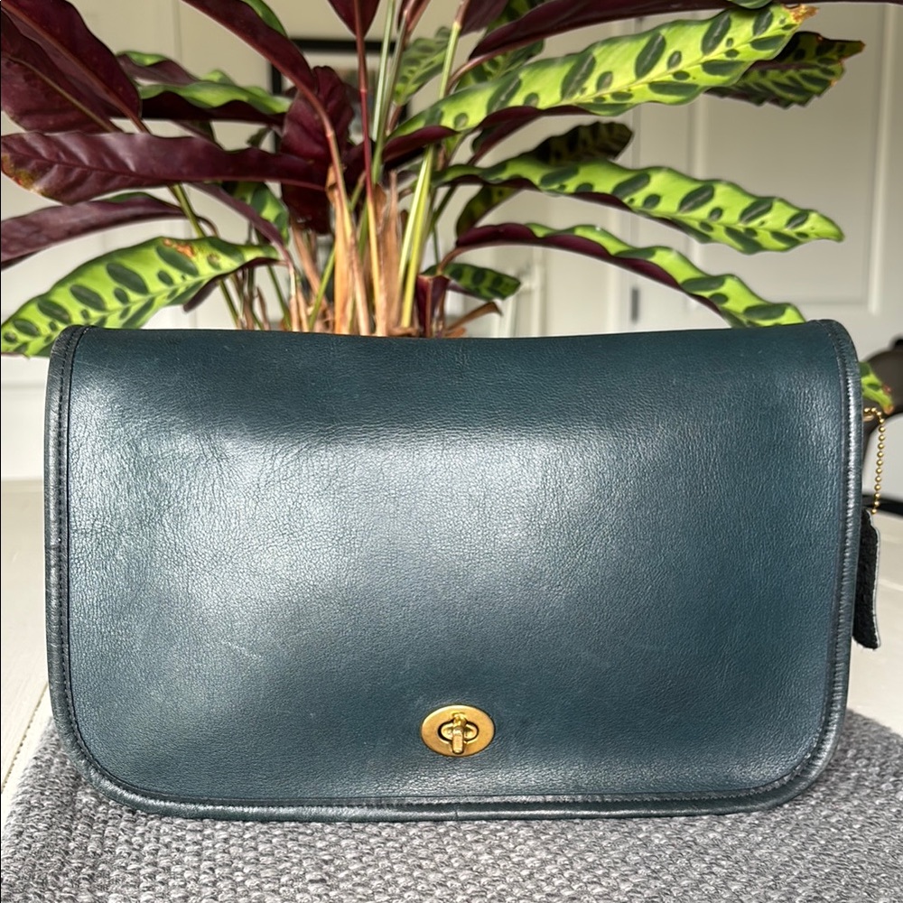 SOLD!
Gorgeous Patina!
Vintage Coach Convertible Clutch in Navy#9635
